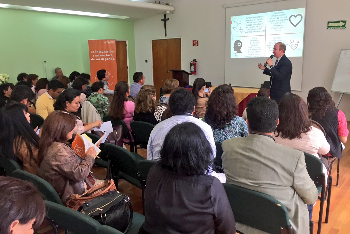 A_Aldrette's tweet photo. 1er seminario para Administrativos @anahuac @AnahuacSur #FormacionIntegralParaTodos @vfianahuacmx #DeMiDepende Felicidades equipo DIM https://t.co/iqCcZELDia