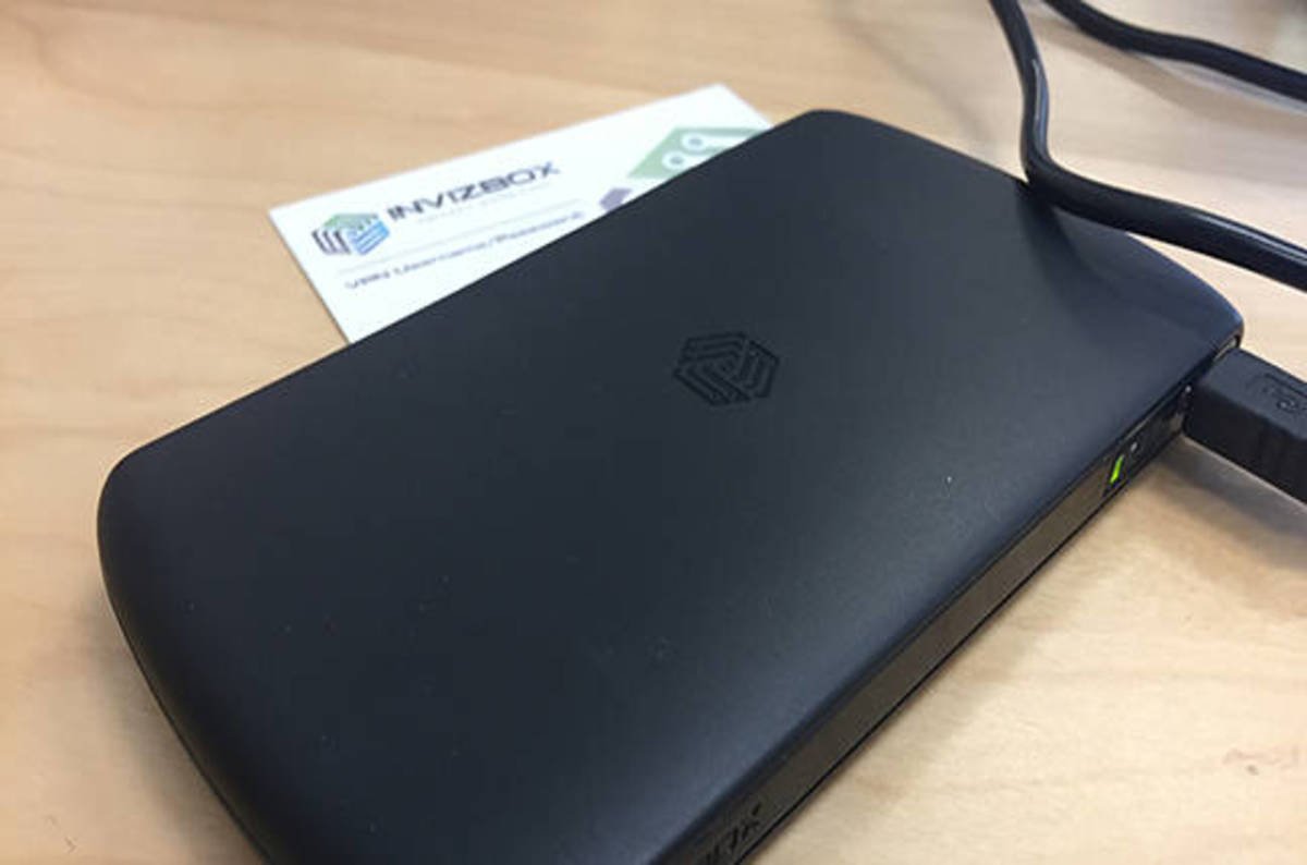 TheCyberSteve's tweet photo. Is this #tor solution the answer to your #data #privacy the  #US Gov. Signing away your privacy? #Invizbox https://t.co/9StMP4KElE https://t.co/wW49VPWIPp