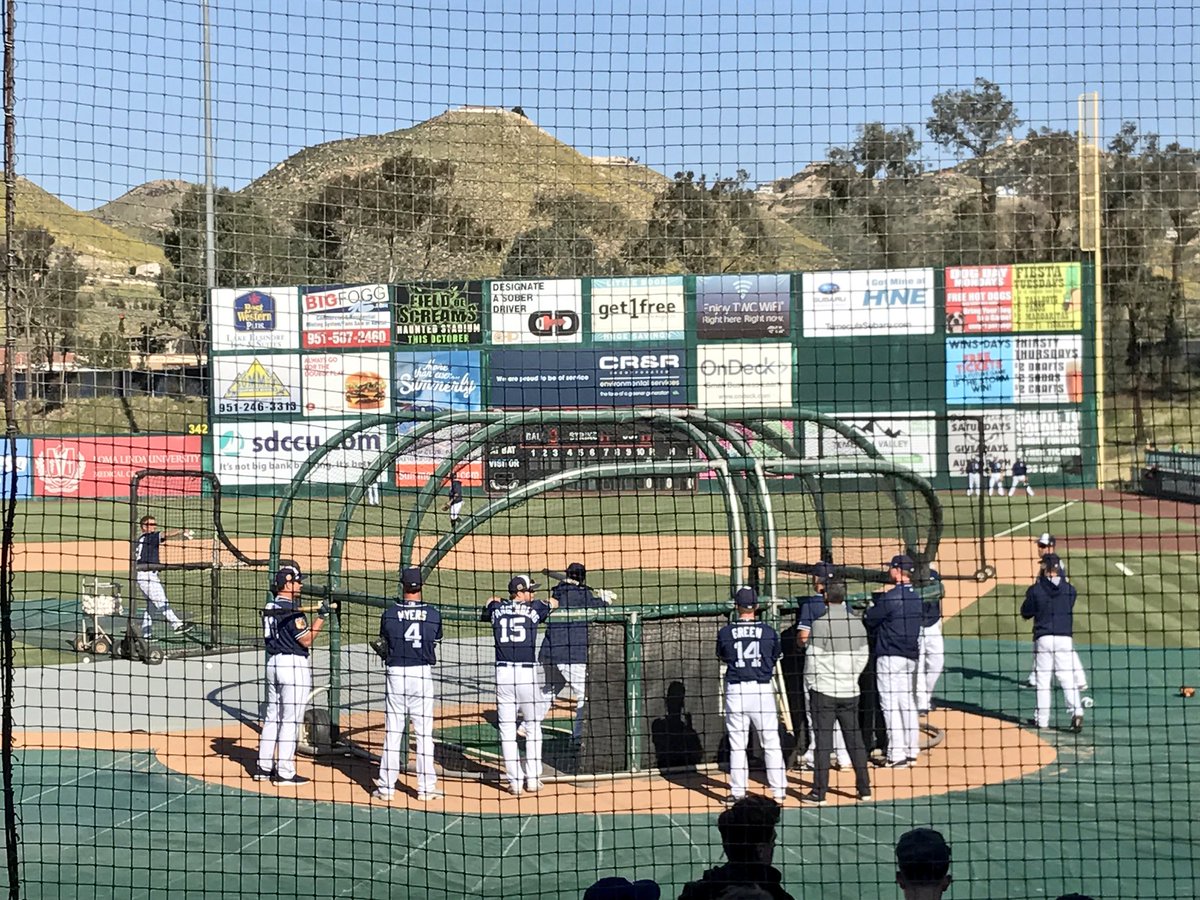 BullpenBabe tweet media