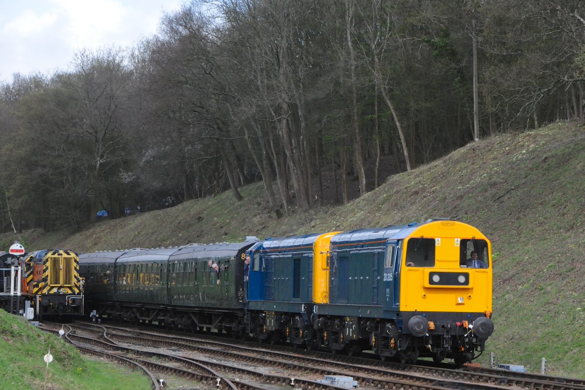 GreenHoover's tweet image. Great day Fri @bluebellrailway Diesel Gala #Class09 #Class20 #Class50 #Class73 #dieselgala #greatdayout