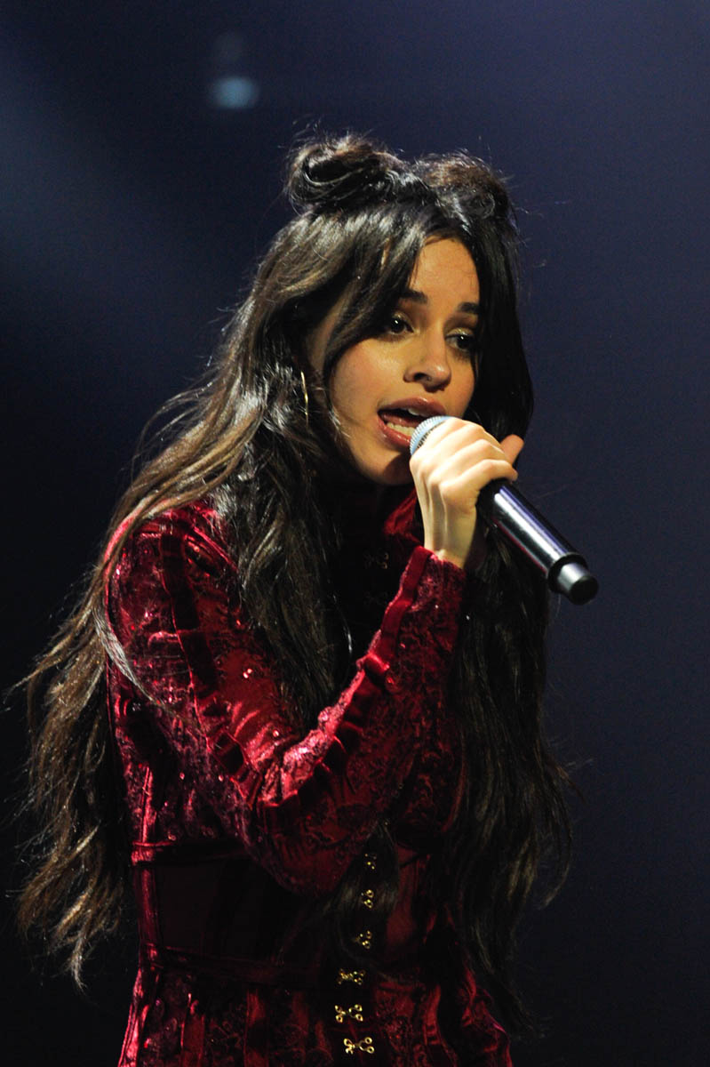 CamilaCabelloBR's tweet photo. Quantos RT's em VINTE MINUTOS conseguimos?

#MGK &amp; #CamilaCabello “Bad Things” #Mashup @radiodisney https://t.co/9m1BmwS9Lp