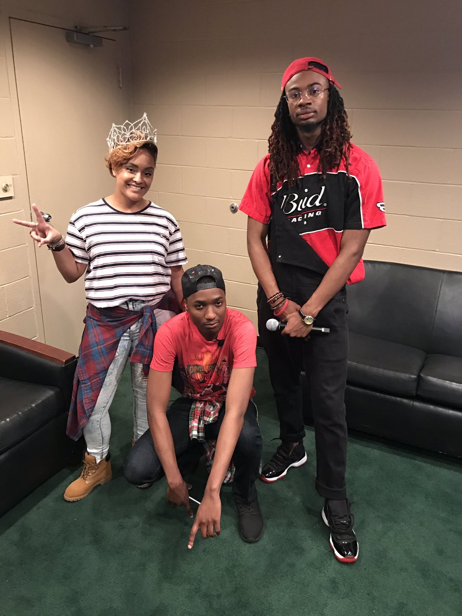 DannieUndefined's tweet photo. Host 😍😍😍 Shayla @Dloo_thekidd @Lowkey_Famous  #AAMTY https://t.co/DEXKTfS7rm