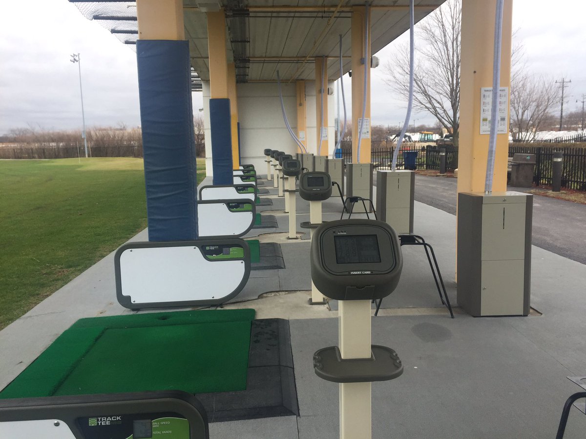 rangesystems's tweet image. NorthStar4 full #automated #golf system 40 bays with @Track_Tee @rangesystems @SkokieGolf @SkokieParks #chicago #drivingrange