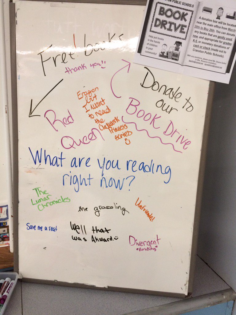 SchLibRI's tweet image. RT @PVMSLibraryRI #passiveprogramming in the library! #keepreading #booklove #tlchat
