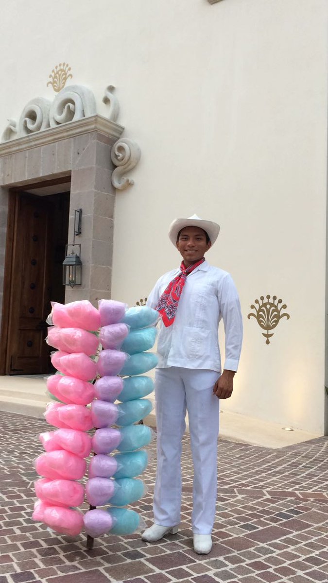 elpueblito2016's tweet photo. One of our tipical mexican traditions, now at el pueblito at mayakoba. https://t.co/unGf5leOqX