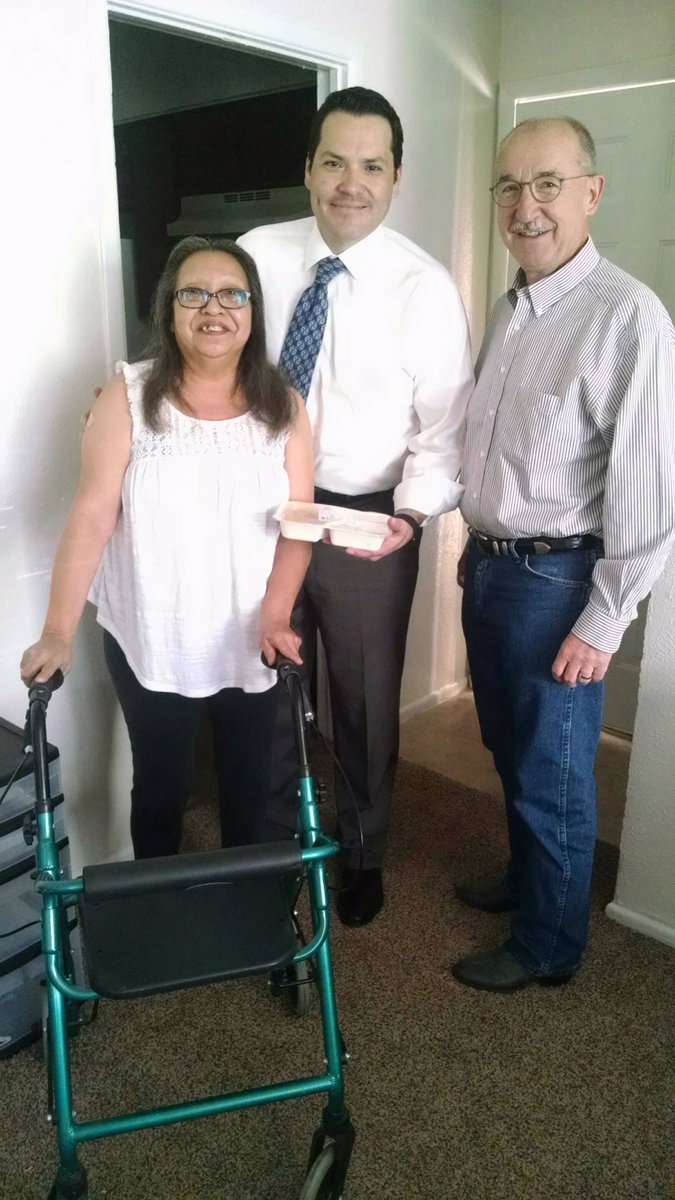 CommishJRod's tweet photo. Spent time delivering w #MealsonWheels in my district. Real lives impacted everyday. TY @mowsatx for all you do! #MealsforMarch #txlege https://t.co/2aerXjvt4m