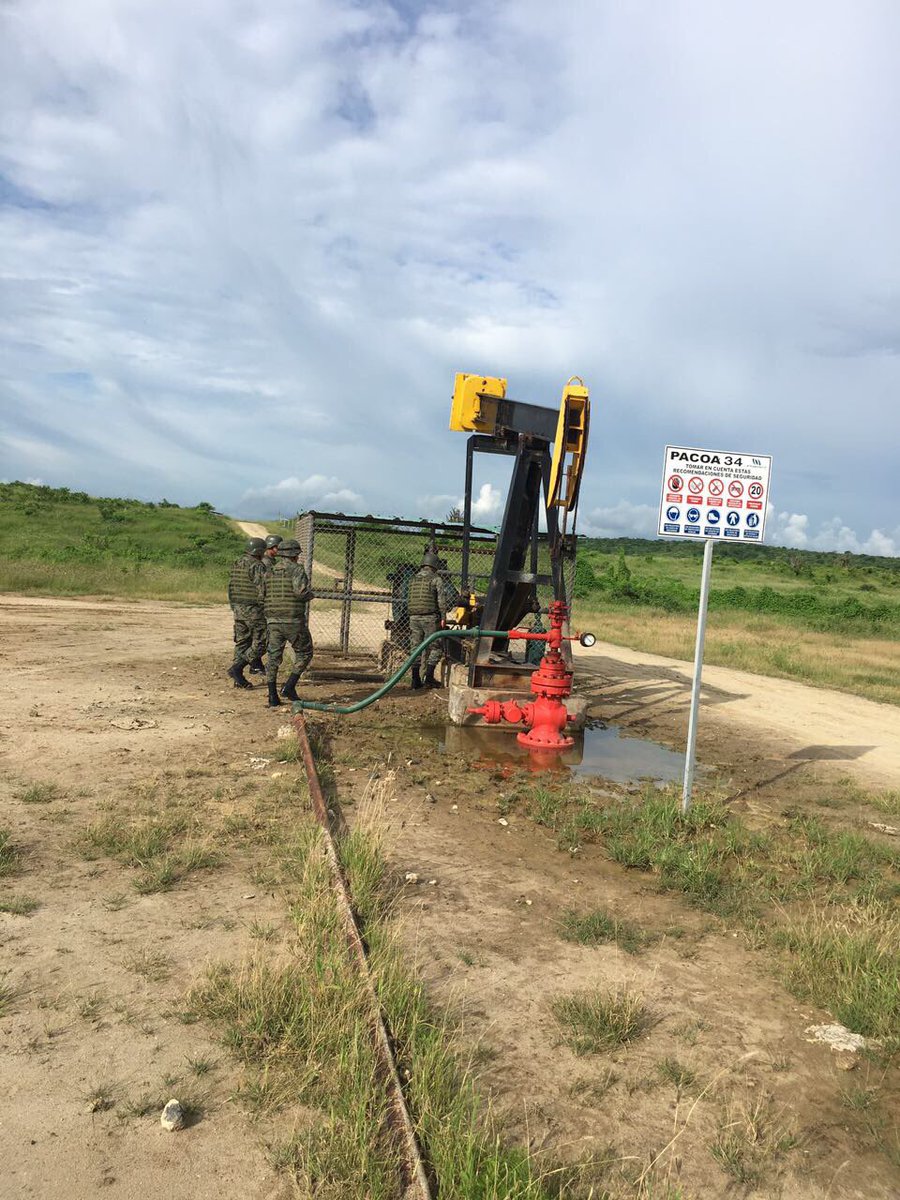 FFAAECUADOR's tweet photo. #SantaElena | #FFAA realiza patrullaje de control de hidrocaburos en el sector de #Pacoa estación Monteverde #FFAAContigo https://t.co/QzFgYRXahM