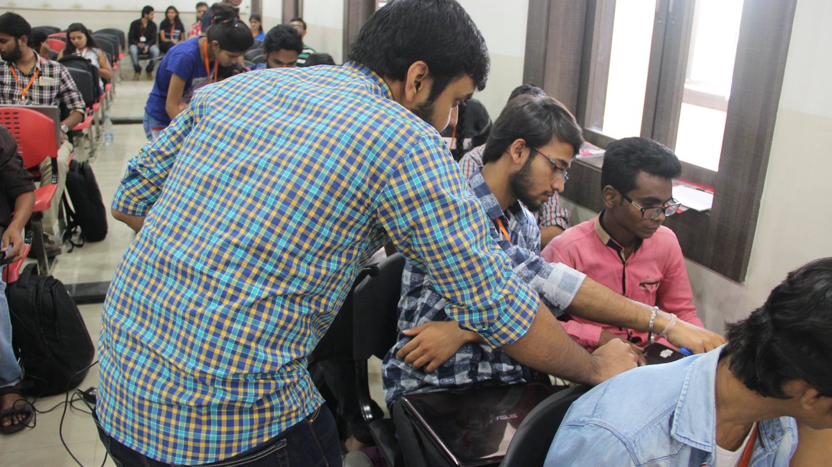 Pycamp2k17's tweet photo. He personally solves everyone's queries Day-1 mentor @kalp_it 
Thank you so much for today's session!  #pycamp2k17 #python #nagpur https://t.co/dL4h0jVkA6