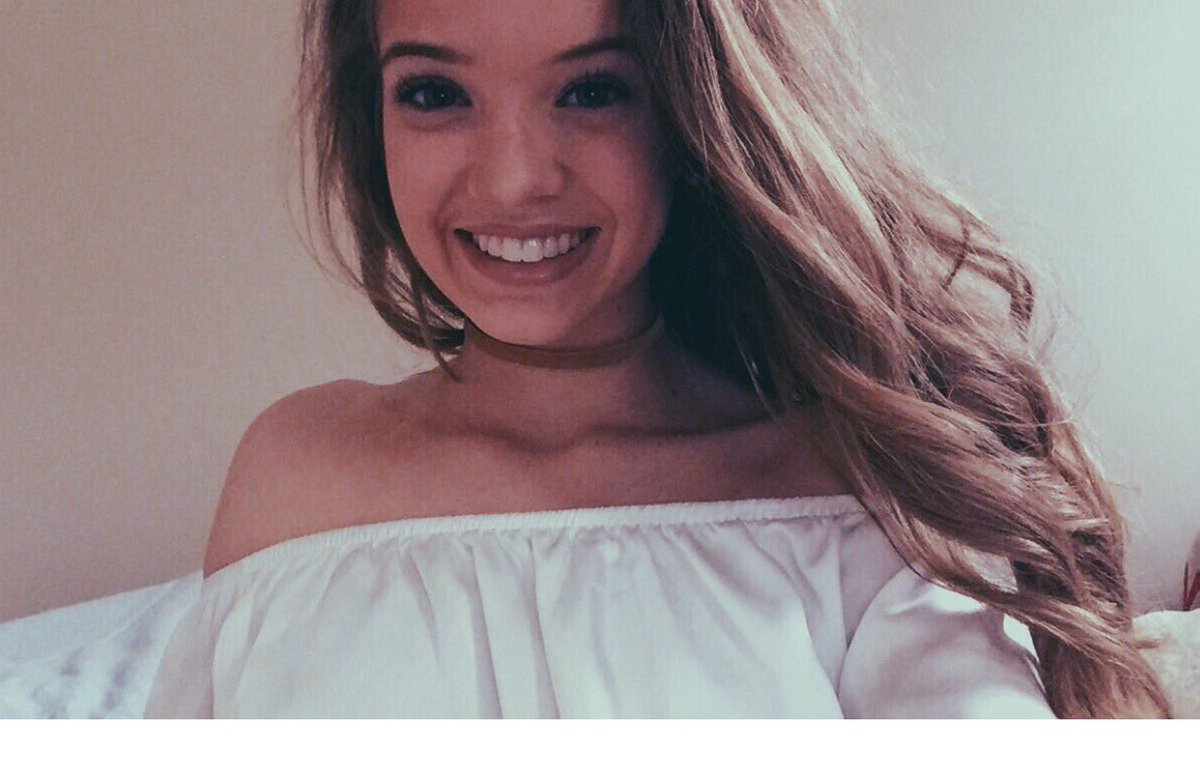 alivia_stewart's tweet photo. Why is everyone so worried about my sis???? Oh ya bc she looks like this ..... https://t.co/jm73psrvTy
