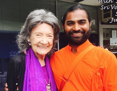 Nuverz's tweet photo. Inside the Journey of 98-year-old Yoga Master Tao Porchon-Lynch. Amazing #yoga #aging https://t.co/3FW97n7VjM🙂 https://t.co/YuiSFe6Sy1