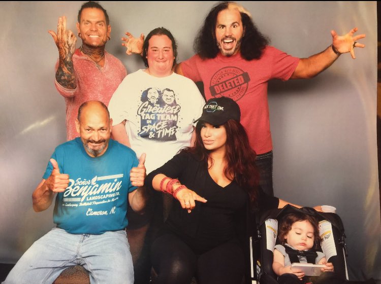 TheBearded_Sumo's tweet photo. @MATTHARDYBRAND @RebyHardy when your people are having a good time at the party but you're #Read2GO 😂😂 https://t.co/8sf4iQbTYb