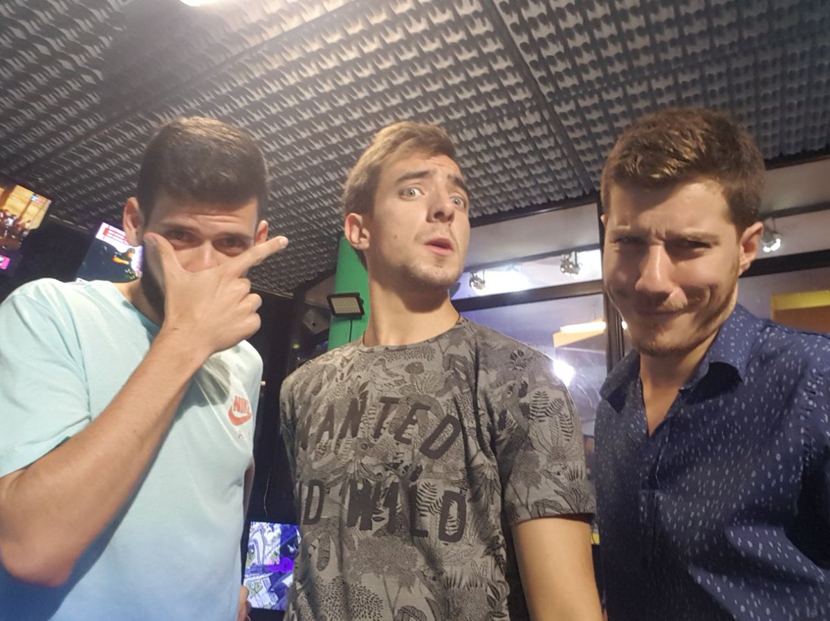 En 10 min arrancamos! Hoy hablamos stalkear,  quedate acá ➡ coolhd.tv