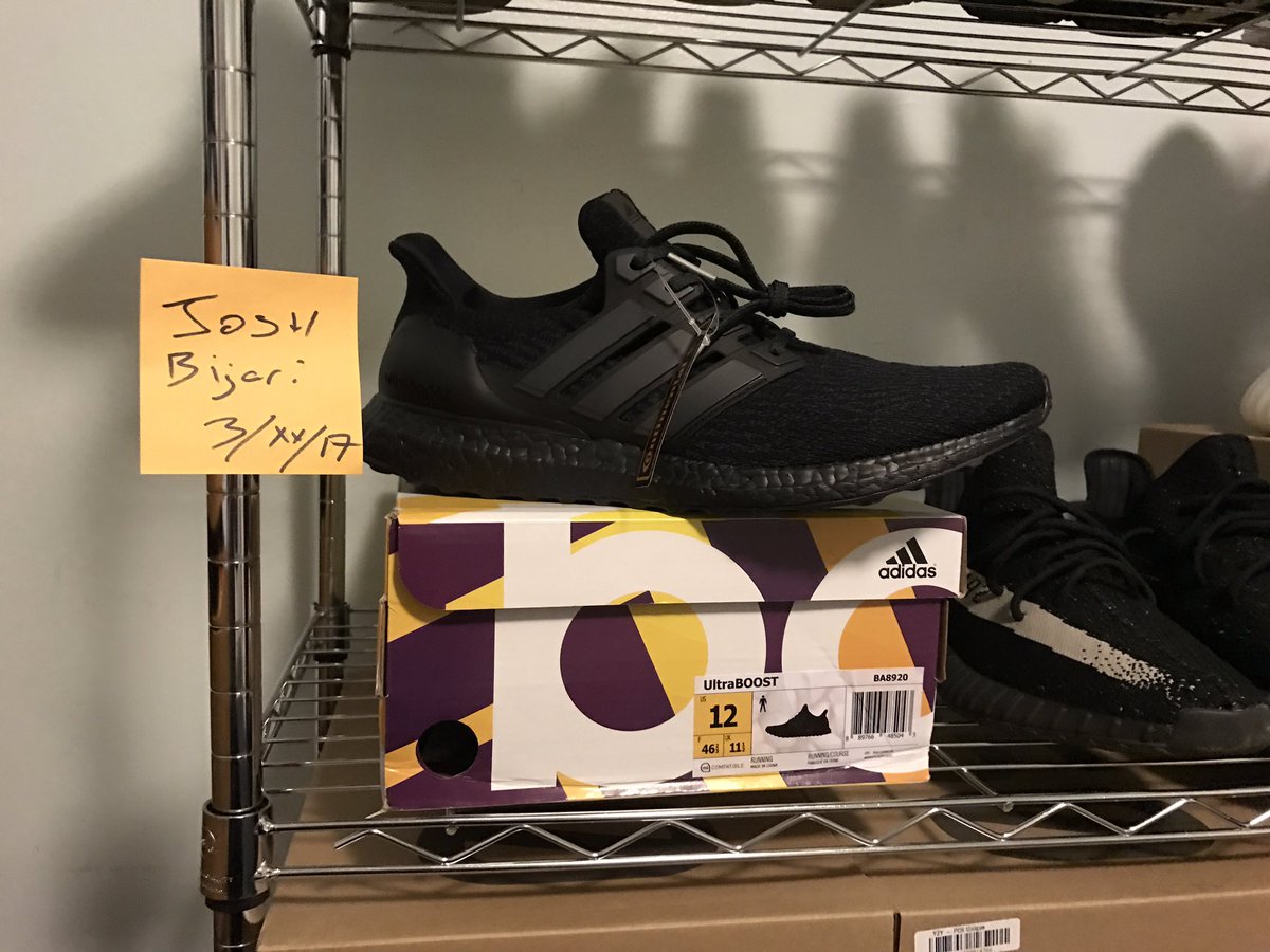 geejmasterflex's tweet image. Triple black 3.0
Ds size 12. 
$260 shipped gifted or add fees.