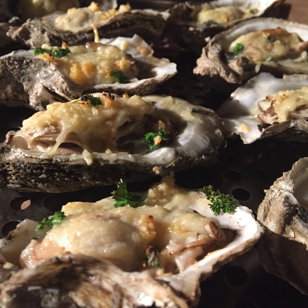 DBecnel's tweet photo. Fridays in #Lent aren't so bad in #NOLA...
#oysters #rawoysters #seafood #chargrilledoysters #louisianaseafood #charbroilesoysters #raw https://t.co/8Kt02XagL9