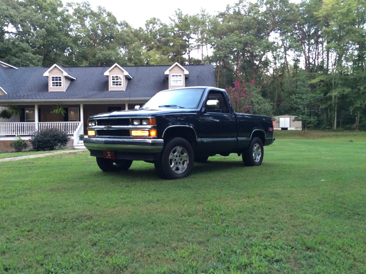 Danielgray234's tweet photo. PLEASE RT***Someone stole my truck this past week, I need everyone and anyone who is reading this to RT https://t.co/snzfaNwtG1