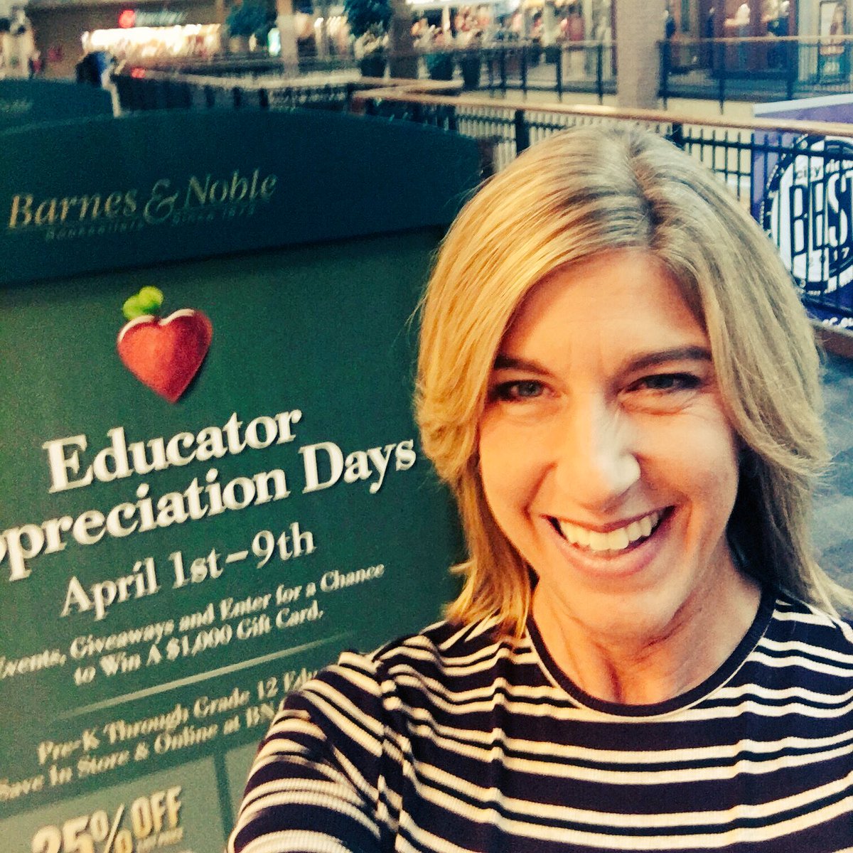 heytana's tweet photo. Get your child's favorite teacher a personalized copy of my children's book for #EducatorsAppreciation Days 📚April 1–April 9 link in profile https://t.co/IovJZFx205