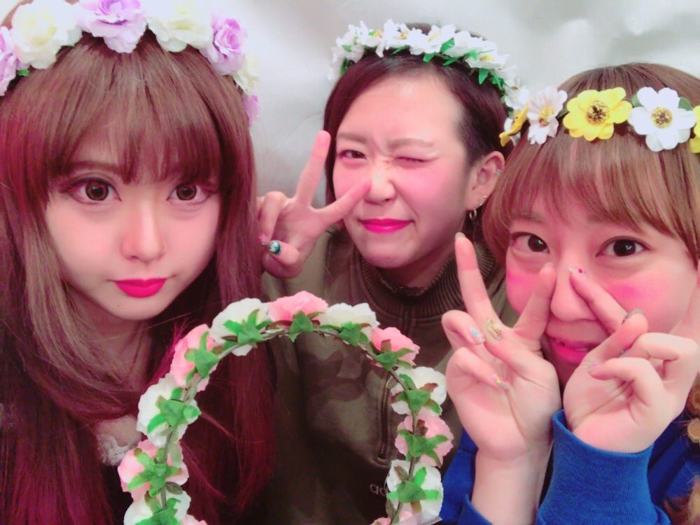 スピンズ広島店 花かんむり ライブや双子コーデにオススメの 花かんむりが入荷しました カラー豊富に取りそろえております 500 Tax お気に入りの色をgetしてね Spinns 花かんむり スピンズ広島店 花かんむり ライブや双子コーデにオススメの 花かんむりが入荷しました カラー豊富に取りそろえております 500 Tax お気に入りの色をgetしてね Spinns 花かんむり