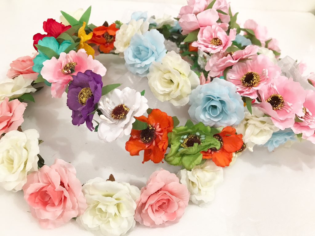 スピンズ広島店 花かんむり ライブや双子コーデにオススメの 花かんむりが入荷しました カラー豊富に取りそろえております 500 Tax お気に入りの色をgetしてね Spinns 花かんむり スピンズ広島店 花かんむり ライブや双子コーデにオススメの 花かんむりが入荷しました カラー豊富に取りそろえております 500 Tax お気に入りの色をgetしてね Spinns 花かんむり