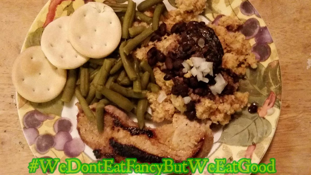 BBabushka's tweet photo. Dinner at BB's . #WeDontEatFancyButWeEatGood #MulticulturalMeal #porkchops #cornstuffing #greenbeans #blackbeans #salad #cubancrackers https://t.co/Esmkhd85fi