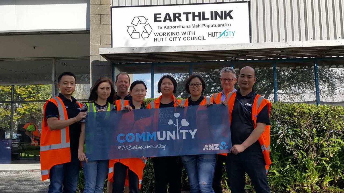 gentle_typhoon's tweet photo. Volunteer day @ANZ_NZ out at Earthlink, Regional community award winner #ANZinthecommunity #ANZWellington https://t.co/vtPAeP2d7q
