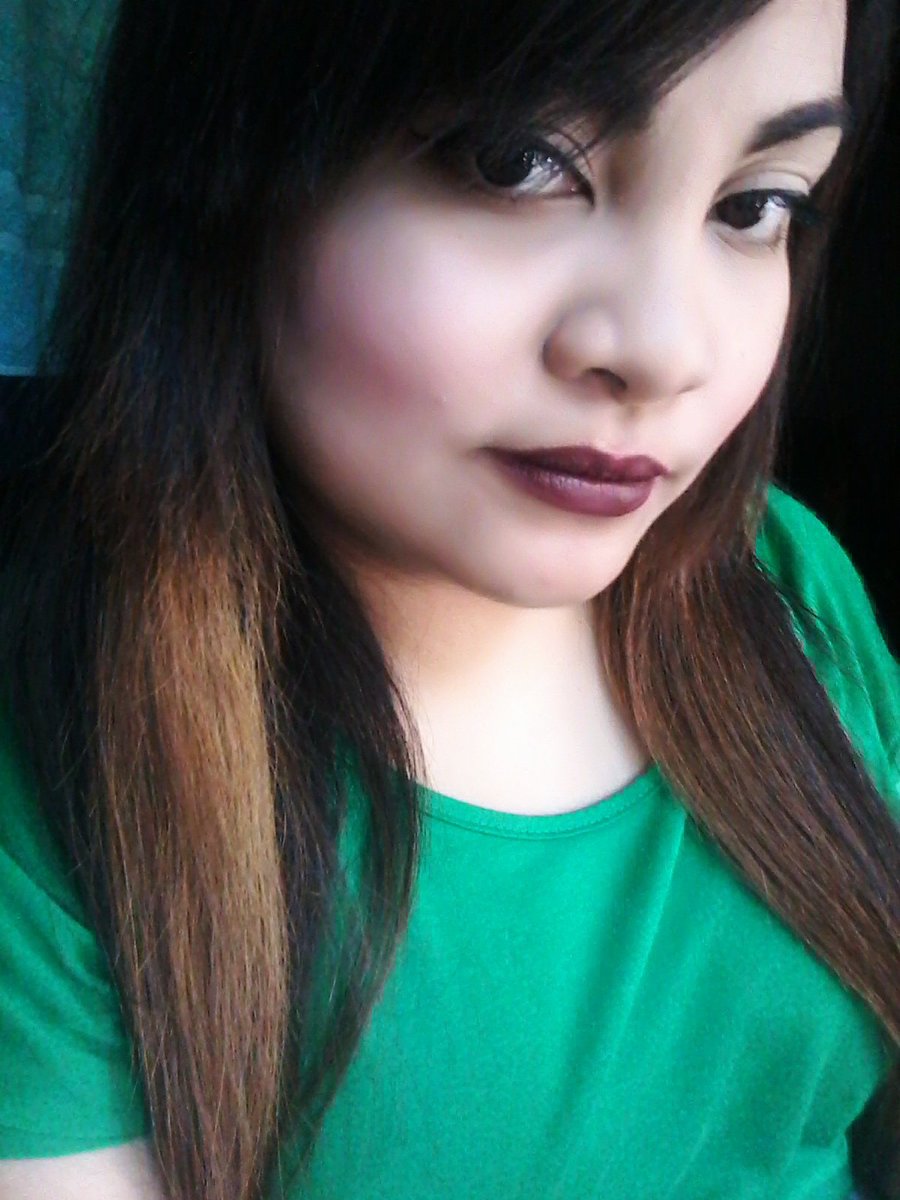 AndraKolin's tweet photo. If ur SAD,add more LiPSTiCK and ATTACK! Inspired by @kylienicolep MakeUp Tutorial. #SimpleButGlamorous #KYLIECOSMETICS 💋💙💜 https://t.co/dpiOnHBSjK