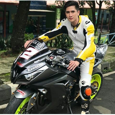 millyando's tweet photo. semngat trus syuting @anak sekolahan..

@BramastaVerrell https://t.co/UOzbLzjP6n