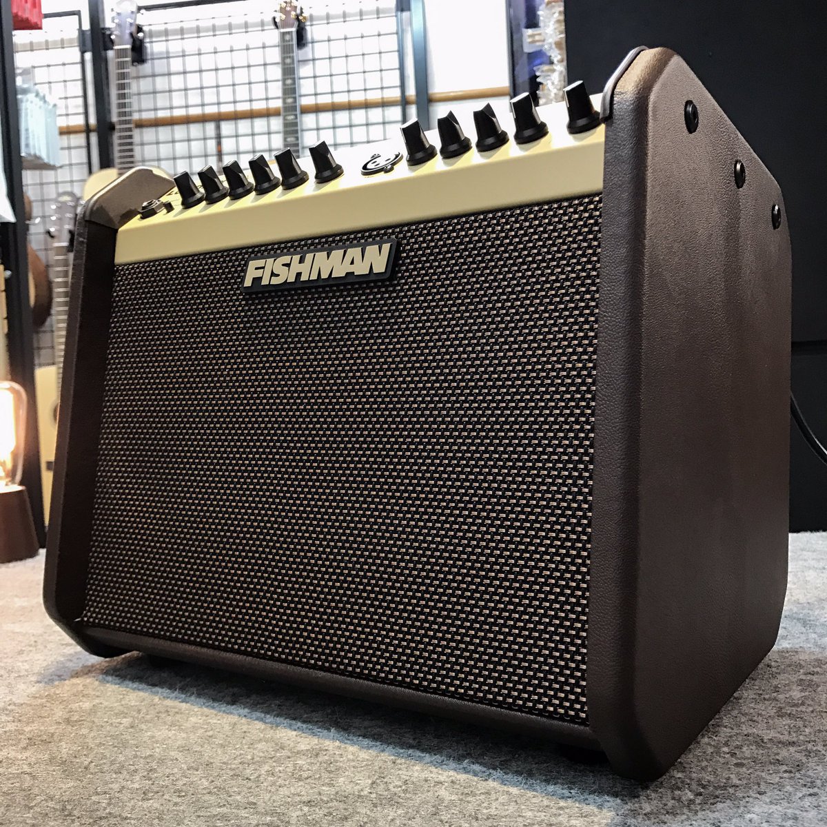 SOUND_STEP's tweet photo. FISHMAN LOUDBOX MINI アコースティックギター用アンプが入荷しましたー!¥35,800-税抜です! #fishman
#loudbox
#loudboxmini
#amp
#アコースティックギター
#mic入力もあり
#60w https://t.co/aEhC7CgFtS