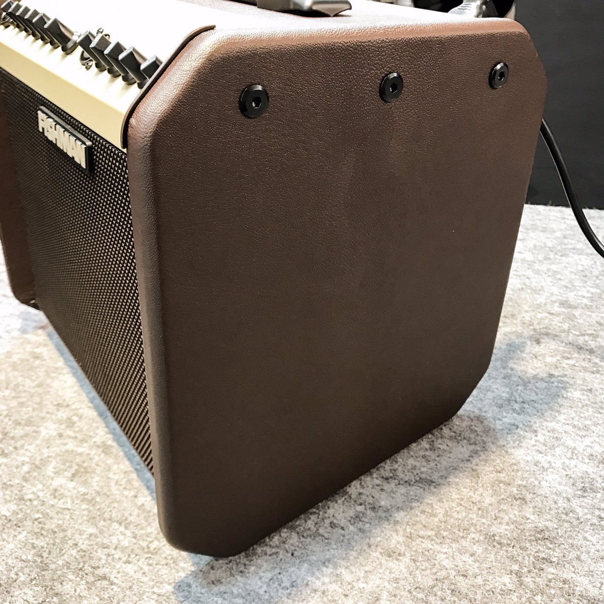SOUND_STEP's tweet photo. FISHMAN LOUDBOX MINI アコースティックギター用アンプが入荷しましたー!¥35,800-税抜です! #fishman
#loudbox
#loudboxmini
#amp
#アコースティックギター
#mic入力もあり
#60w https://t.co/JwOcCAHsAi