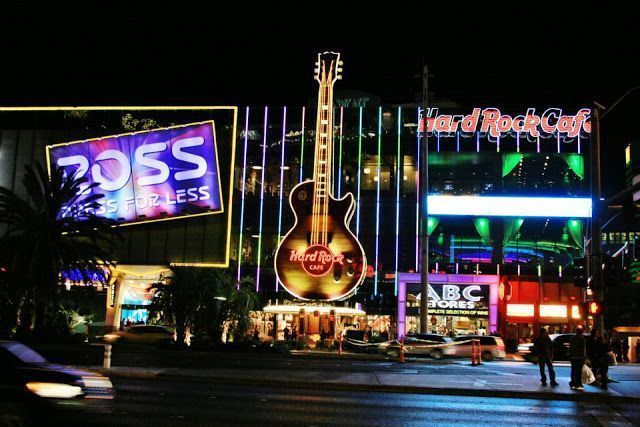 My recommendation of hotels to visit on the Las Vegas strip 🏙🎆buff.ly/2nCuYj5 #travelbloggers <a href="/TbloggersUK/">Travel Bloggers</a> 
#lasvegas