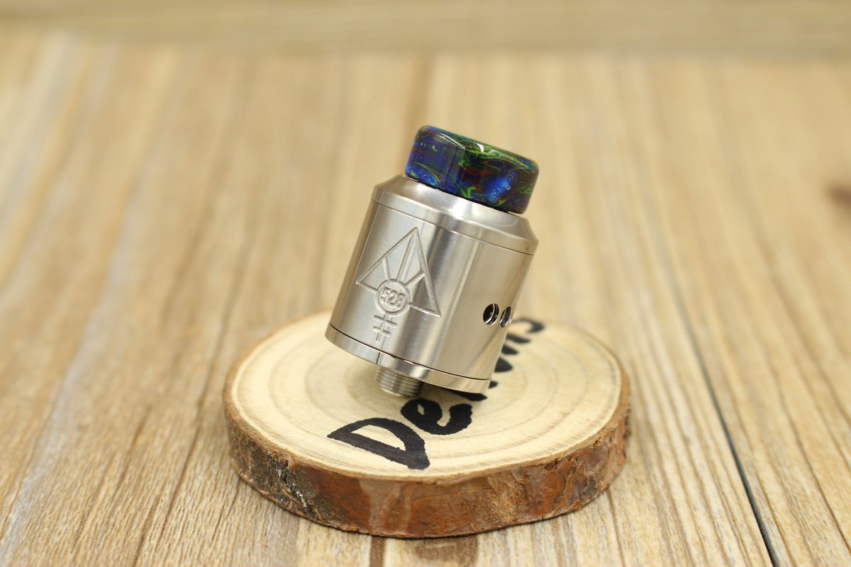 delions10's tweet photo. Titanium Goon RDA#vapeon
#vapeup #vaper #vapeallday #vapeordie #vaperda #vapedevices #vapecustom #vapegoon #customgoon #vapelyfe #vapelife https://t.co/vRnseV566v