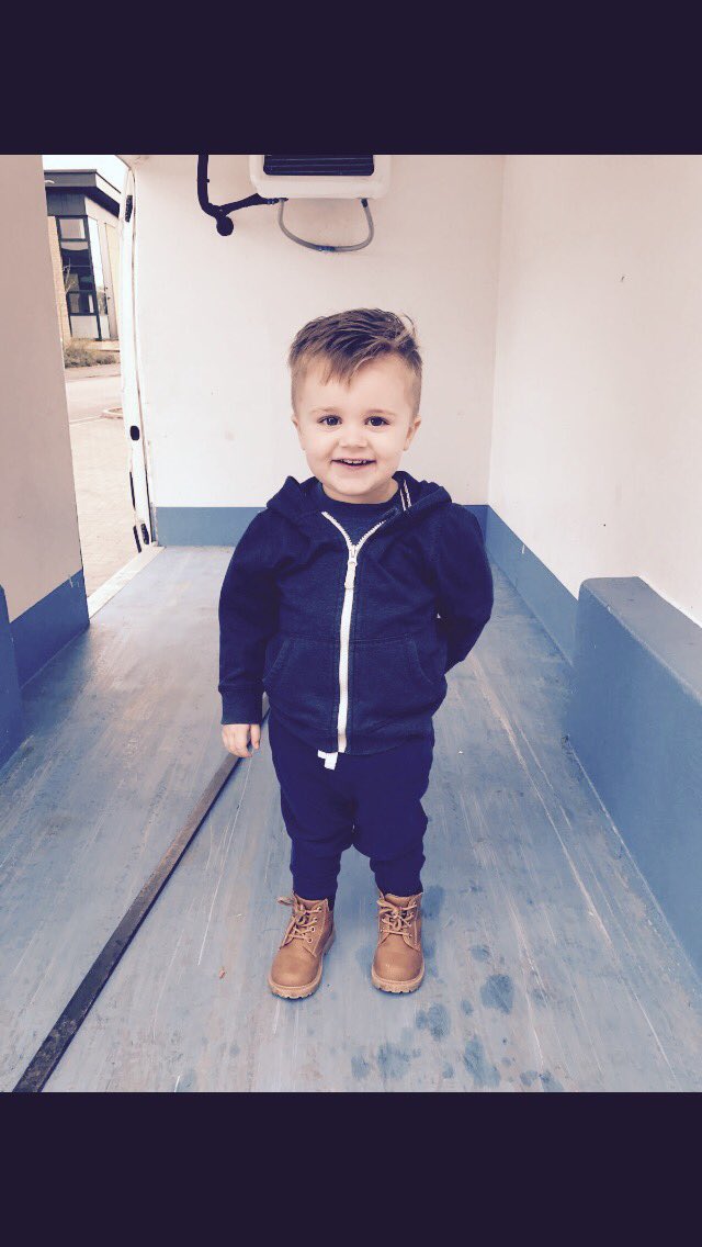 KWCouriers's tweet photo. Out with daddy yesterday on a local run whilst mummy had a run to Manchester #OurLittleHelper https://t.co/p1YjFZmuIr