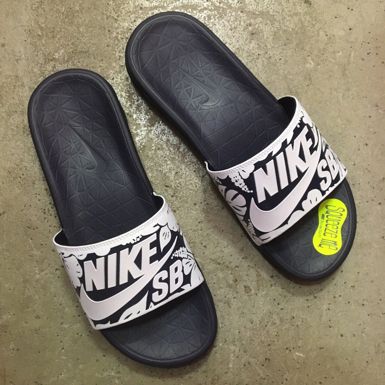 Chapter Official Chapter原宿店 New Arrival Benassi Solarsoft Sb Print 400 5 500 Tax Nike ナイキ Benassi Solarsoft ベナッシ サンダル スニーカー T Co 6mnurd0i3k Twitter