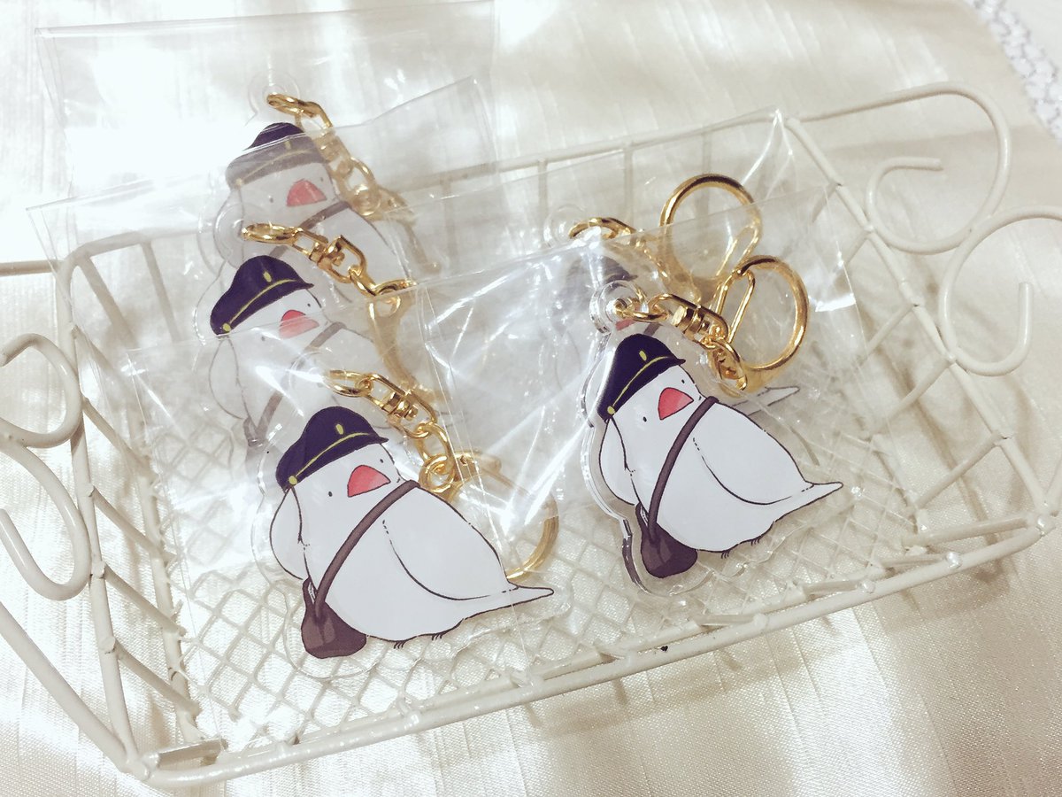 kae_0624's tweet photo. 文鳥さんのアクリルキーホルダーが出来ました✨😊🕊数が恐ろしいほど無いので当日はお早めに〜〜!🦅
(これしか作れなかったよ😭)
鳥フェス表参道🕊
2017年4月22日(土)・23日(日)
#鳥フェス
#DropBird https://t.co/gKwVOnb1Kb