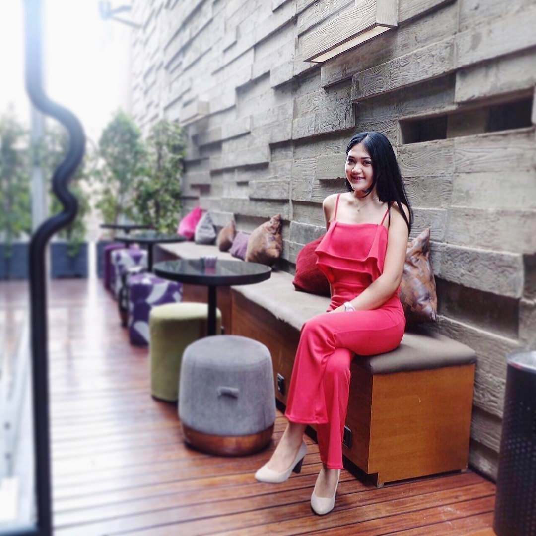 AngelithaCain's tweet photo. Weekend in the capital city of Jakarta... 💅💋 https://t.co/I2tgBmHo7L