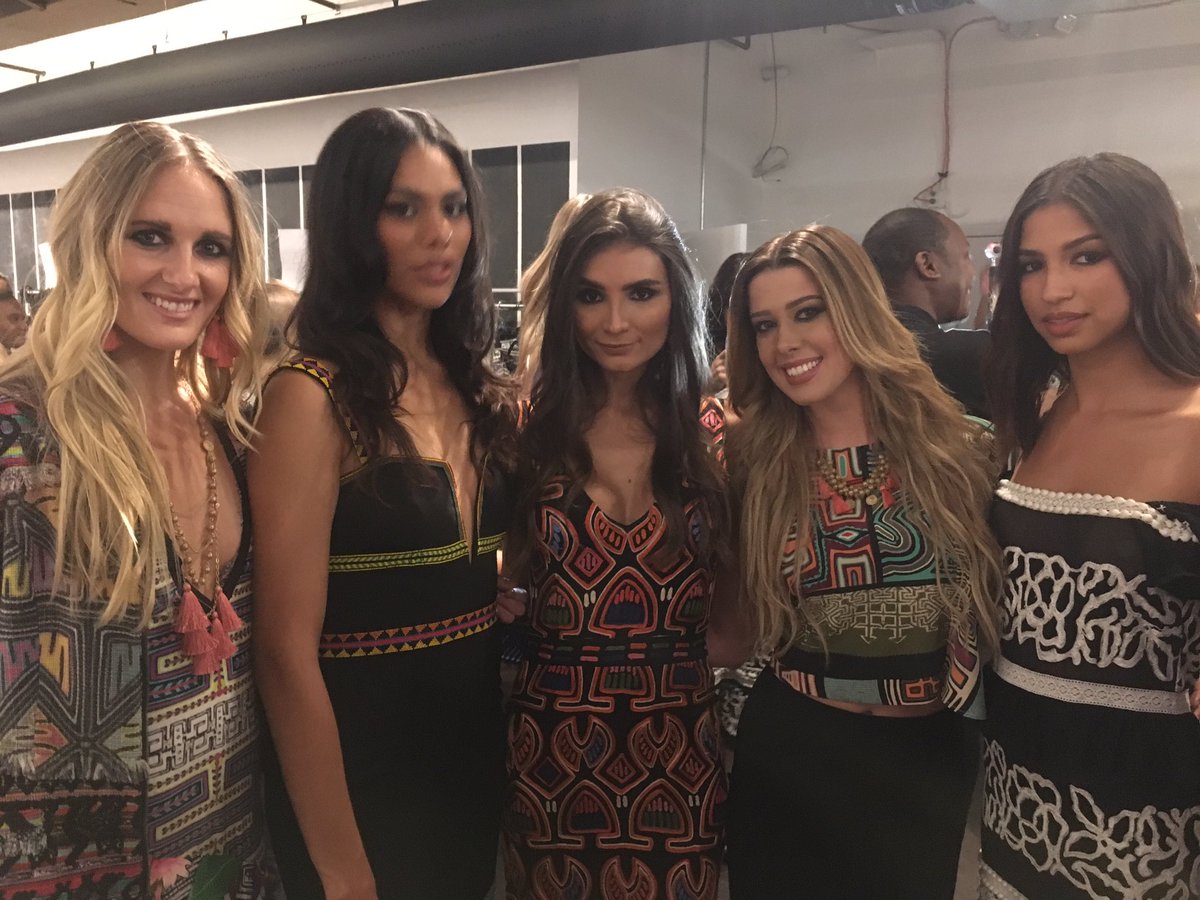 TravelHostFTL's tweet photo. Beautiful models at the Nicole Miller Fashion Show! #helllosunny #travelhostgo #fashion #nicolemiller https://t.co/NZcCeqHmZN