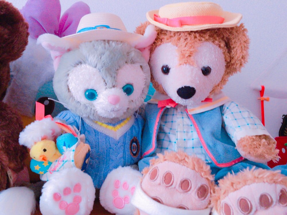 __d_s_g's tweet photo. 4月になったので着替えさせました🌸
ついでにアイコン、ヘッダーも変えました🌷
可愛すぎて無理🤗💗
ダッフィー、7年前の服なんだけど持ってる人いる？いたらすごい（笑） https://t.co/No1ekOcH24