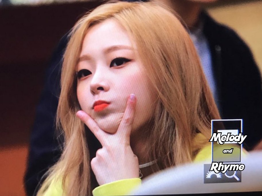 mel98_rhym00's tweet photo. 170401 대구 팬사인회 #은우 #정은우 #EUNWOO #시연 #박시연 #XIYEON #프리스틴 #PRISTIN 프리뷰 
❤ 오늘의 시누 ❤ @10_PRISTIN https://t.co/CkqfZehXQg