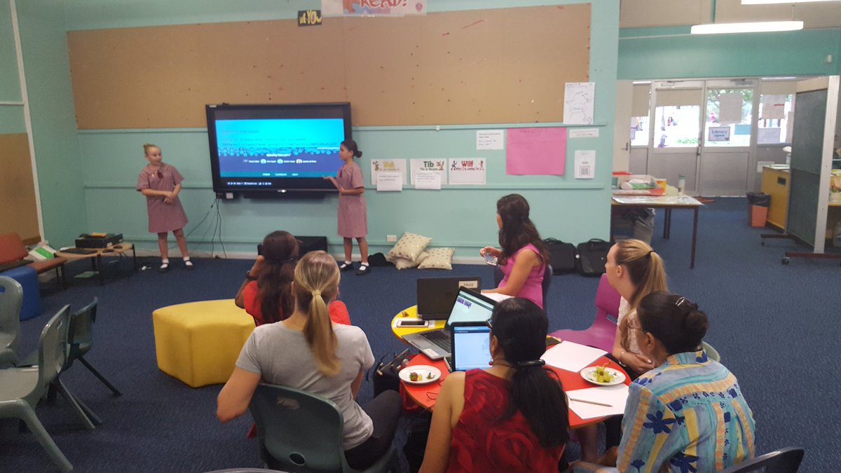 melbryceland's tweet photo. Last #tekkiebrekkie for the term #GoogleClassroom Ss as the experts teaching Ts.#gpsictlearning #gps2017 @GuildfordPublic https://t.co/eBQ8VILA42