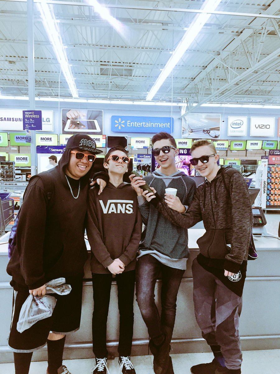 MrsChadusky's tweet photo. Meet the #BoostBoyz @Walmart -Clinton, UT. They're Showing some π4 #Boostmobile #BoostDays #BoostinitUp @BigNealC https://t.co/MOL2zp5Xqc