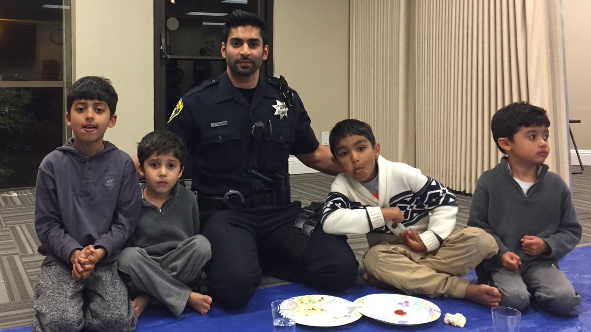 SanRamonPolice's tweet photo. A HUGE thank you to the San Ramon Valley Islamic Center for allowing us to be a part of your Family Night. Proud, and honored, to be there!👍 https://t.co/mepGmRVkic