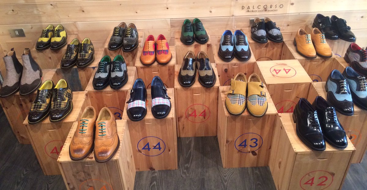 RaimondiGolf's tweet photo. DAL CORSO by #Raimondi .. #raimondigolfshoes #golf #shoes #golfshoes #italianstyle #madeinitaly #handmadeinitaly #originali #italy #dalcorso https://t.co/Z7oEimpmw3