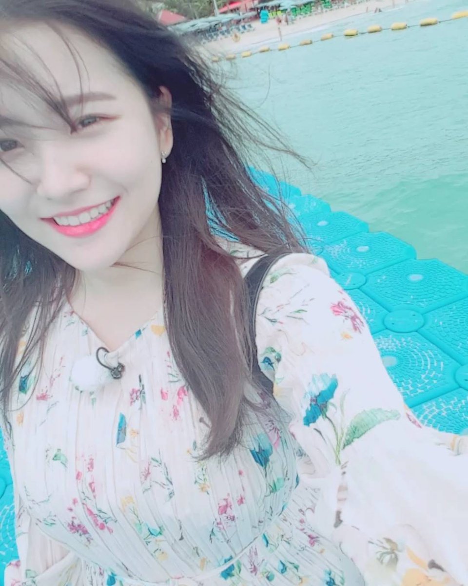 rvlvt's tweet photo. 170401 Red Velvet Official Instagram #RedVelvet #레드벨벳 #Yeri #예리 
https://t.co/HQxYDTJtJW
https://t.co/rdxK1E3Bph https://t.co/tkd78k4ZVv