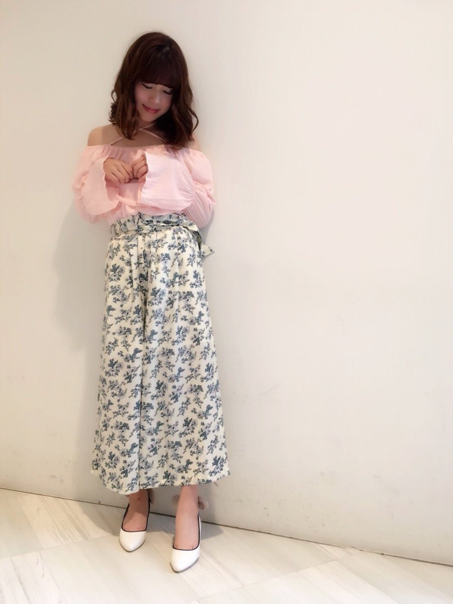 Twitter पर Dazzlin渋谷109店 雑誌掲載コーデ フラワータックガウチョ 7 900 Tax 花柄で春らしい ガウチョパンツにはシンプルなトップスコーデがオススメです ウエスト部分もゴムなのでとっても履きやすいです こんな春コーデでのんびりお出かけしたく Twitter पर Dazzlin渋谷109店 雑誌掲載コーデ フラワータックガウチョ 7 900 Tax 花柄で春らしい ガウチョパンツにはシンプルなトップスコーデがオススメです ウエスト部分もゴムなのでとっても履きやすいです こんな春コーデでのんびりお出かけしたく