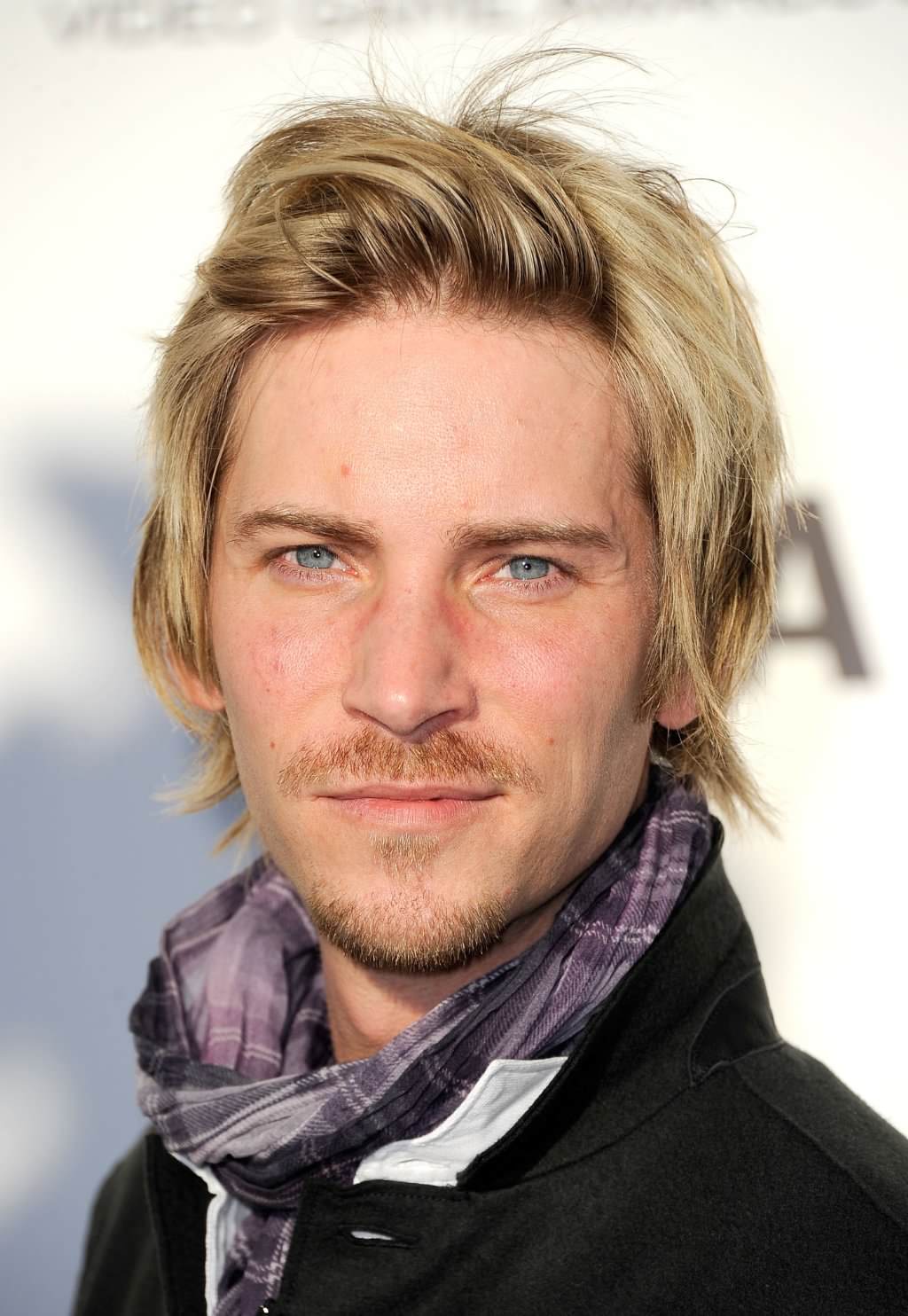 Happy birthday to an incredible voice actor troy baker!     