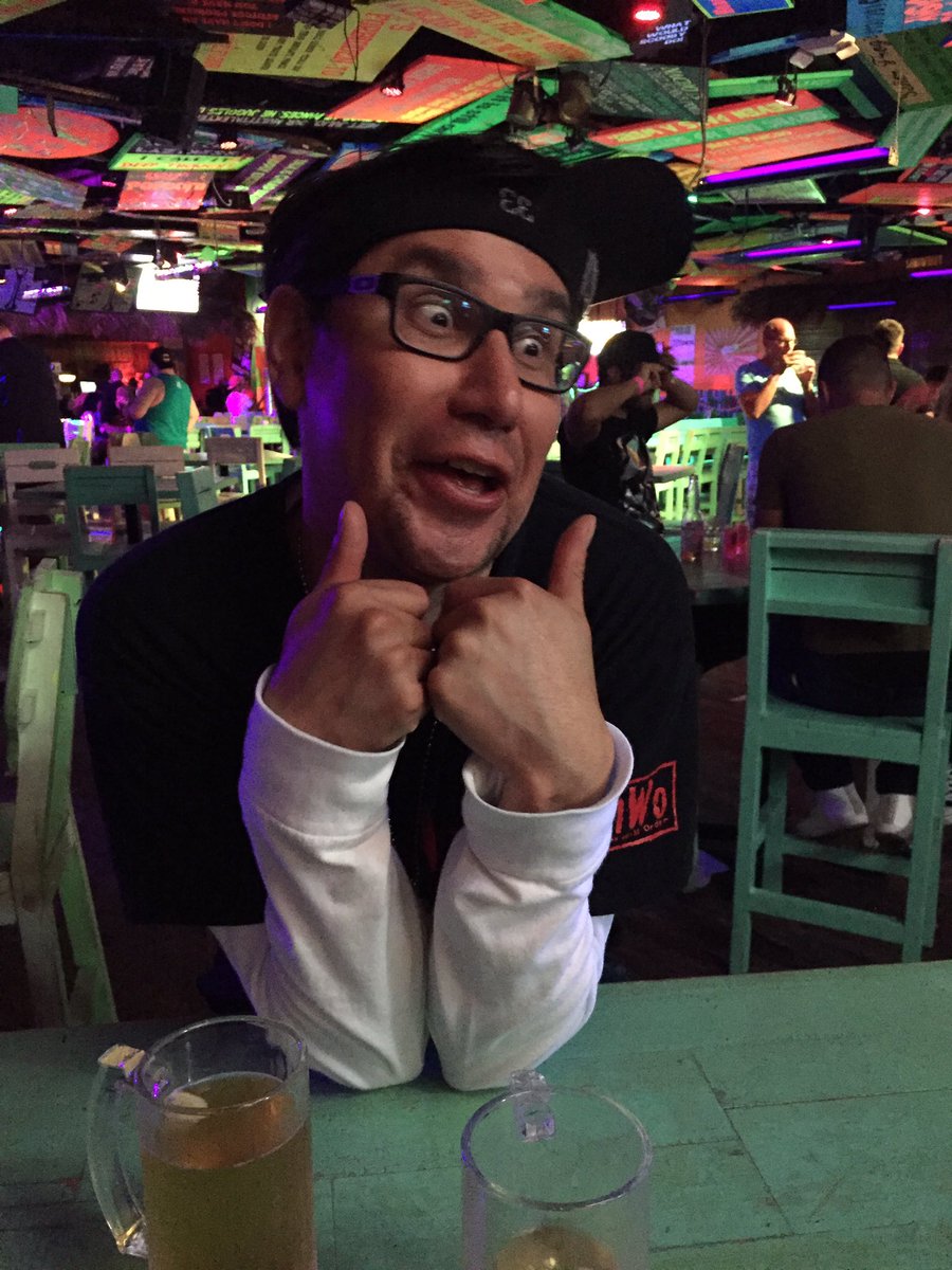 kimby1010's tweet photo. #senorfrogsorlando #partylikeafrogstar https://t.co/V9OxDqH0WC