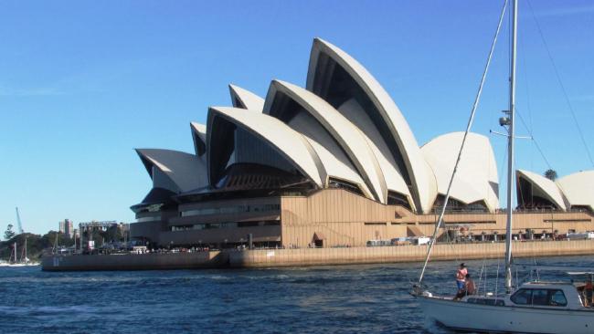 A baffled tourist who landed in Sydney, Canada rather than Australia says it was an easy mistake to make. MORE: bit.ly/2olEWIP