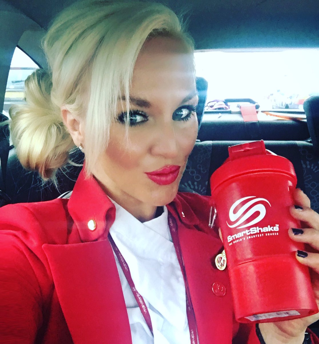 aym_higher's tweet photo. #lasvegas bound with my matching #red #smartshaker thanks to the thoughtful team @SmartShakeUK ❤#protein #bodybuilder #airhostess #anabolic https://t.co/gfcQTv4Daj