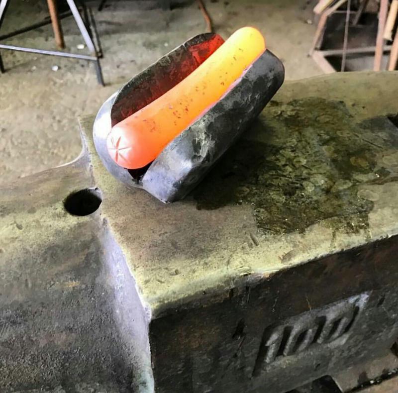 theTactikillity's tweet photo. Red Hot Dog https://t.co/XKrloLKTQJ