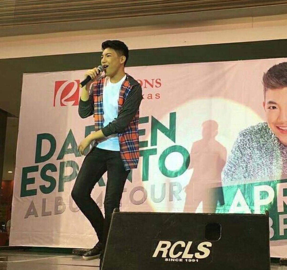 Astroplus1's tweet photo. Thank you to everyone who came to @Espanto2001 's mall show in Rob Roxas! 💚 https://t.co/xsot7mYCex