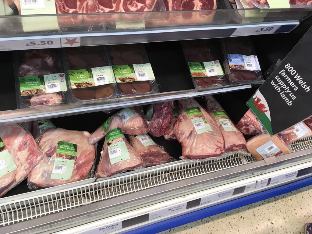 stellaowenphill's tweet photo. Are these Welsh farmers residing in New Zealand now @TescoFood @tesconews ? @WelshLamb_PGI https://t.co/jVq0XllI2X